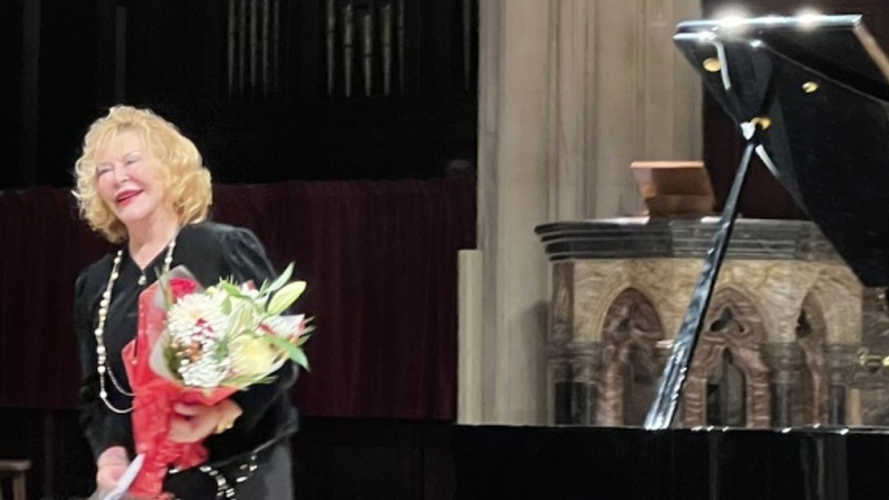 Gülsin Onay'ın Chopin eserleriyle Londra'da Cumhuriyetin 100. yılı konseri