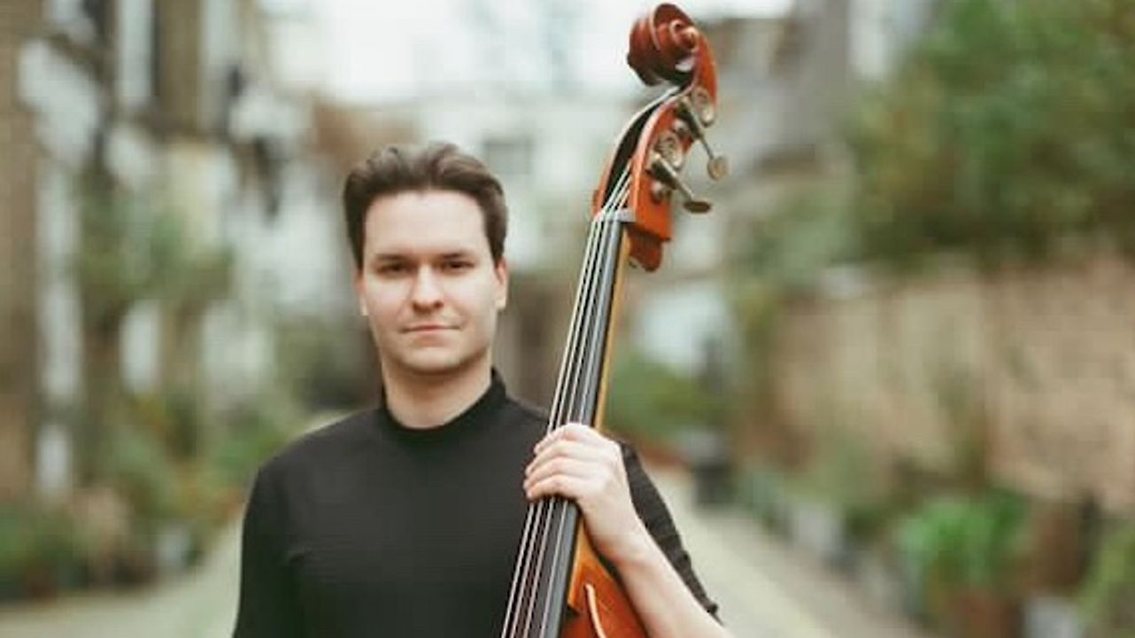 Londra’da Genç Türk Kontrbasçı Daniil Margulis adından söz ettiriyor
