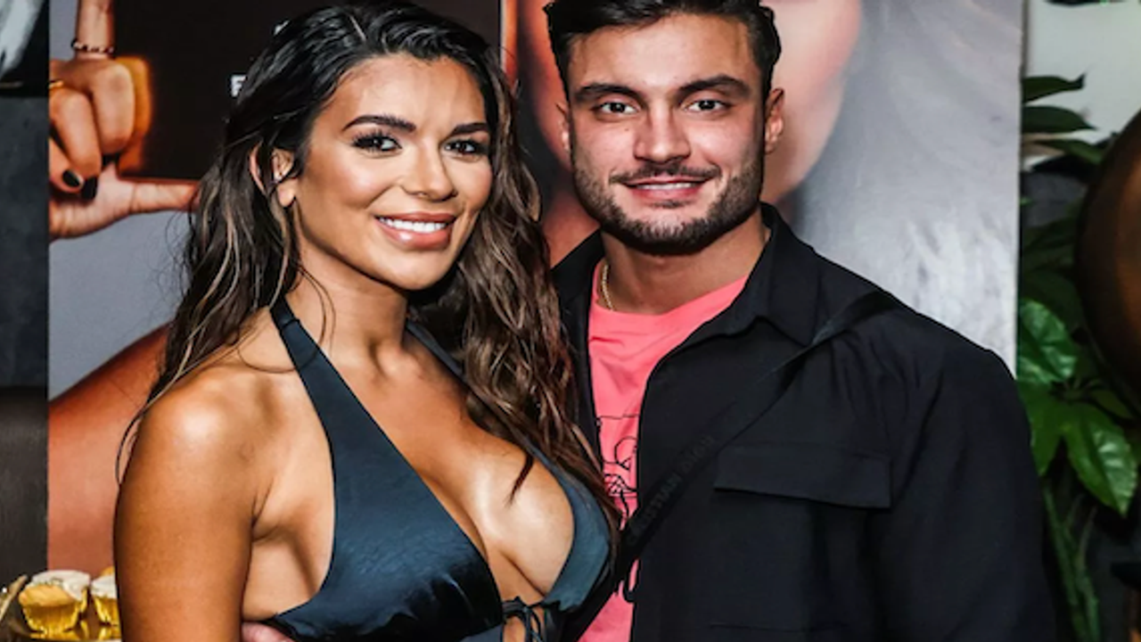 Londralı Türk güzel Ekin Su, ayrılık sonrası Sanclimenti'yi arkadan bıçaklamayacağını açıkladı