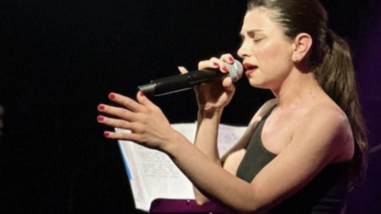 Mor Narpın, bence çok güzel ve zararsız bir terapi yöntemi şarkı söylemek