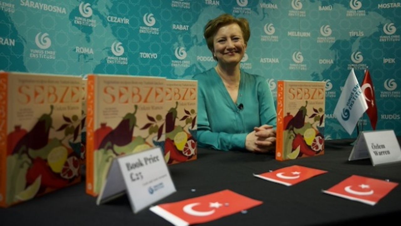 Türk mutfak uzmanı Özlem Warren'in yeni yemek kitabı, SEBZE Londra'da tanıtıldı