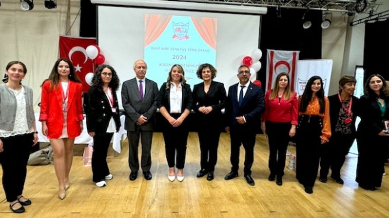 Londra Rauf Raif Denktaş Türk Okulu'ndan karne töreni ve yıl sonu festivali