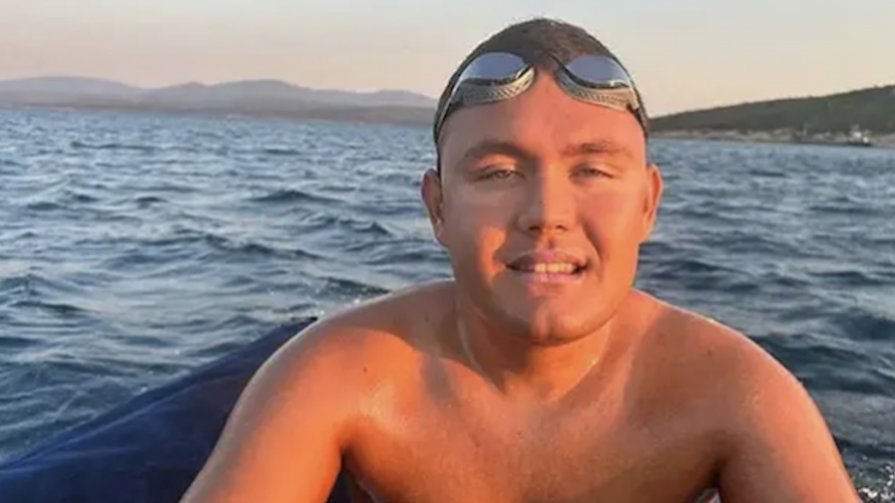 Otizmli ultra maraton yüzücüsü Tuna Tunca, Manş Denizi'ni geçmek için hazırlanıyor