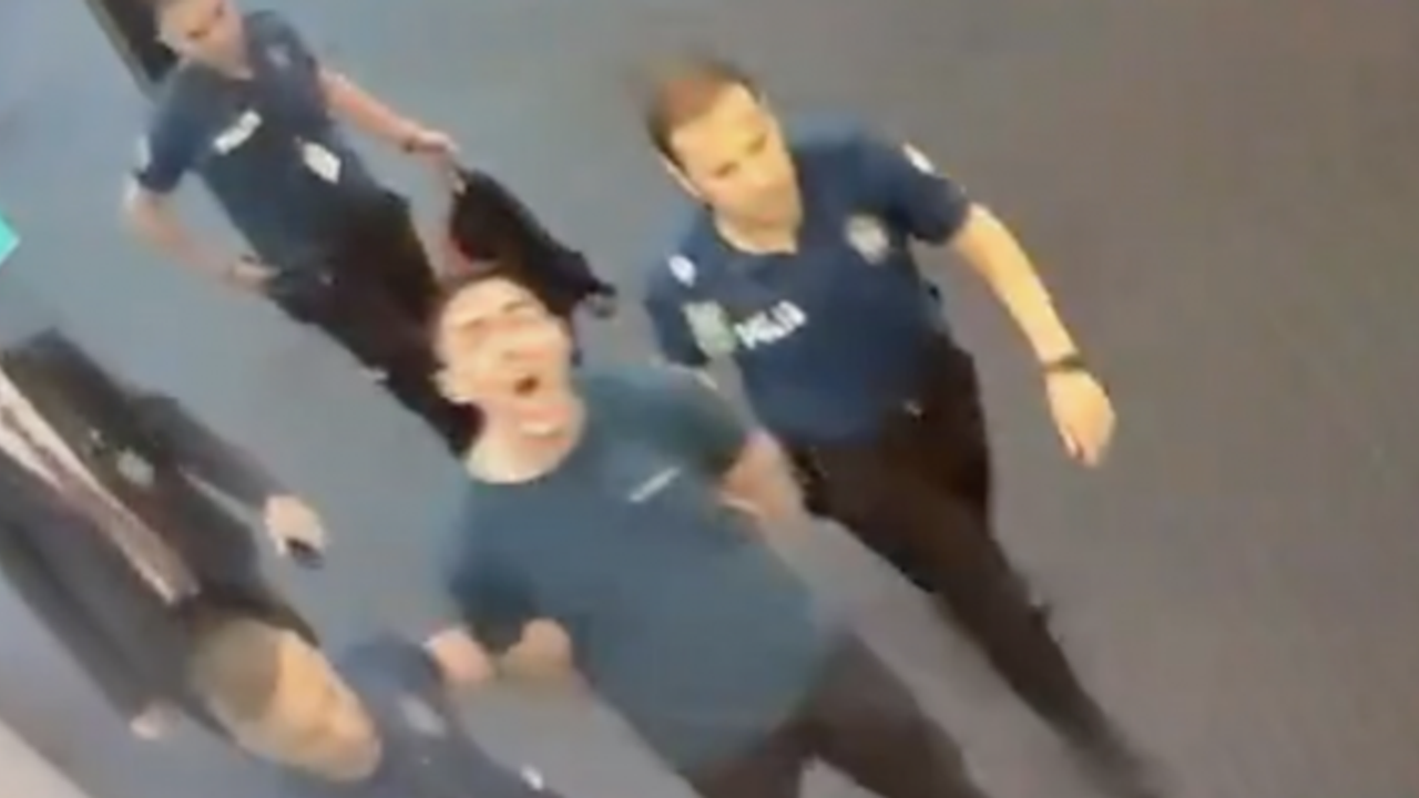 Londra seferi öncesi THY uçağında zorluk çıkaran yolcu tutuklandı