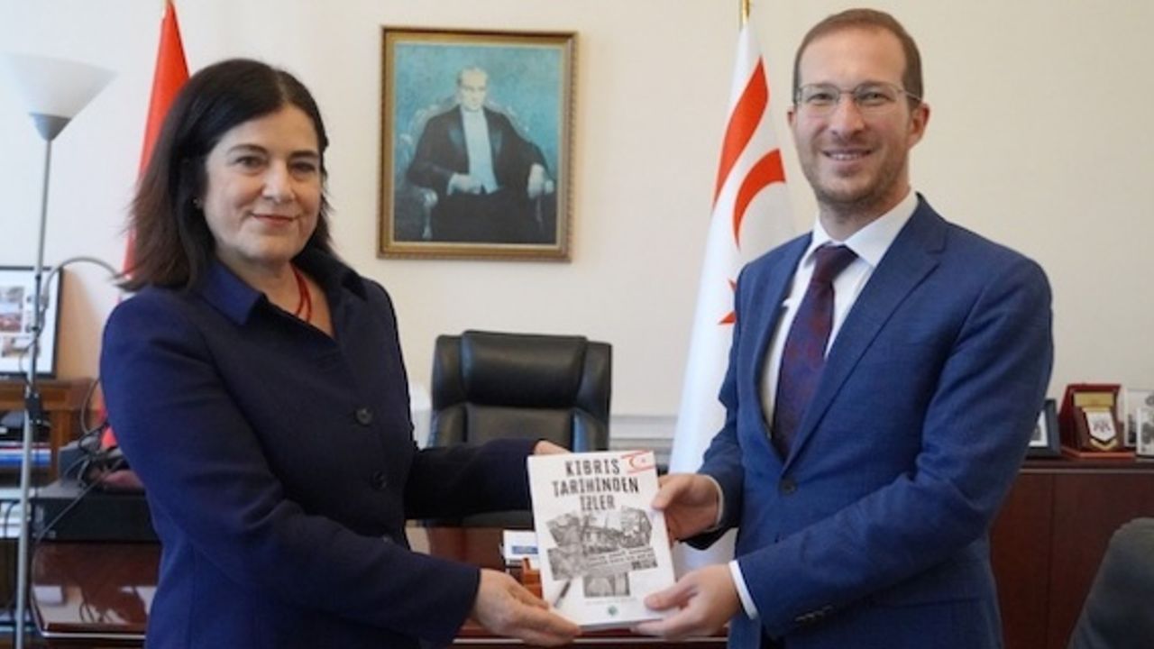KKTC Büyükelçisi Keskin’e Dr. Galata ‘Kıbrıs’ kitabını takdim etti
