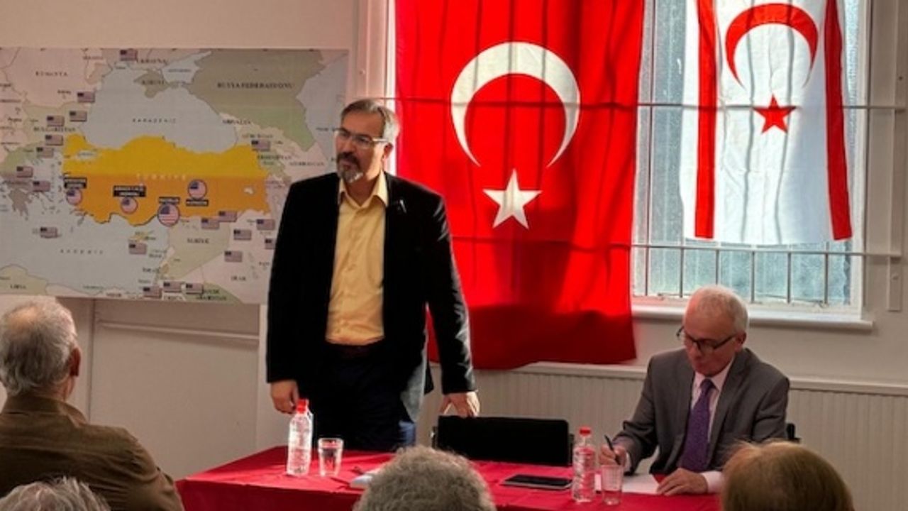 Prof Hatipoğlu Bölgesel Savaşlar Gölgesinde Türkiye’yi Bekleyen Tehditler'i Londra'da anlattı