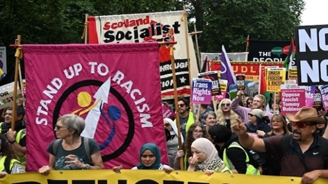 Irkçılar ve aşırı sağcılara karşı Londra'da gösteri