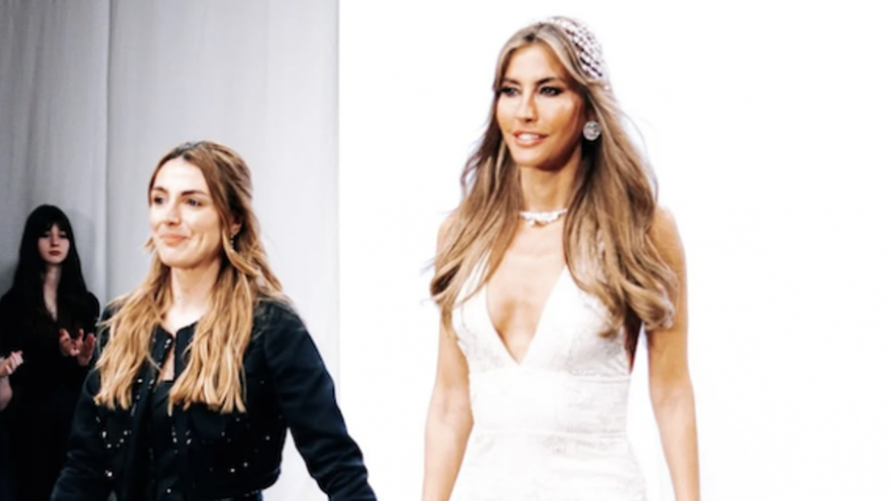 Londra Moda Haftası’nda 46 yaşındaki manken Çağla Şıkel yürüdü