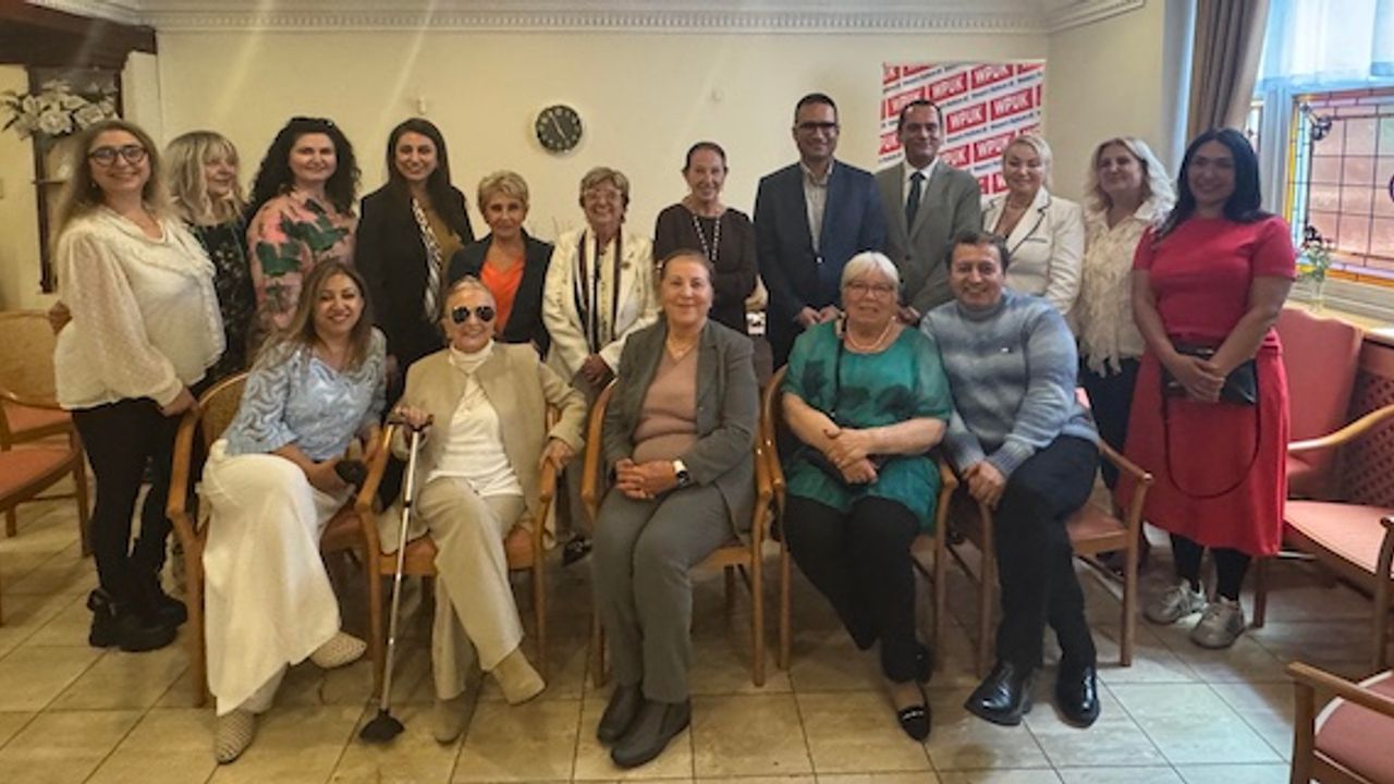 İngiltere Kadın Platformu, tanınmış yazar Nermin Bezmen’i ağırladı