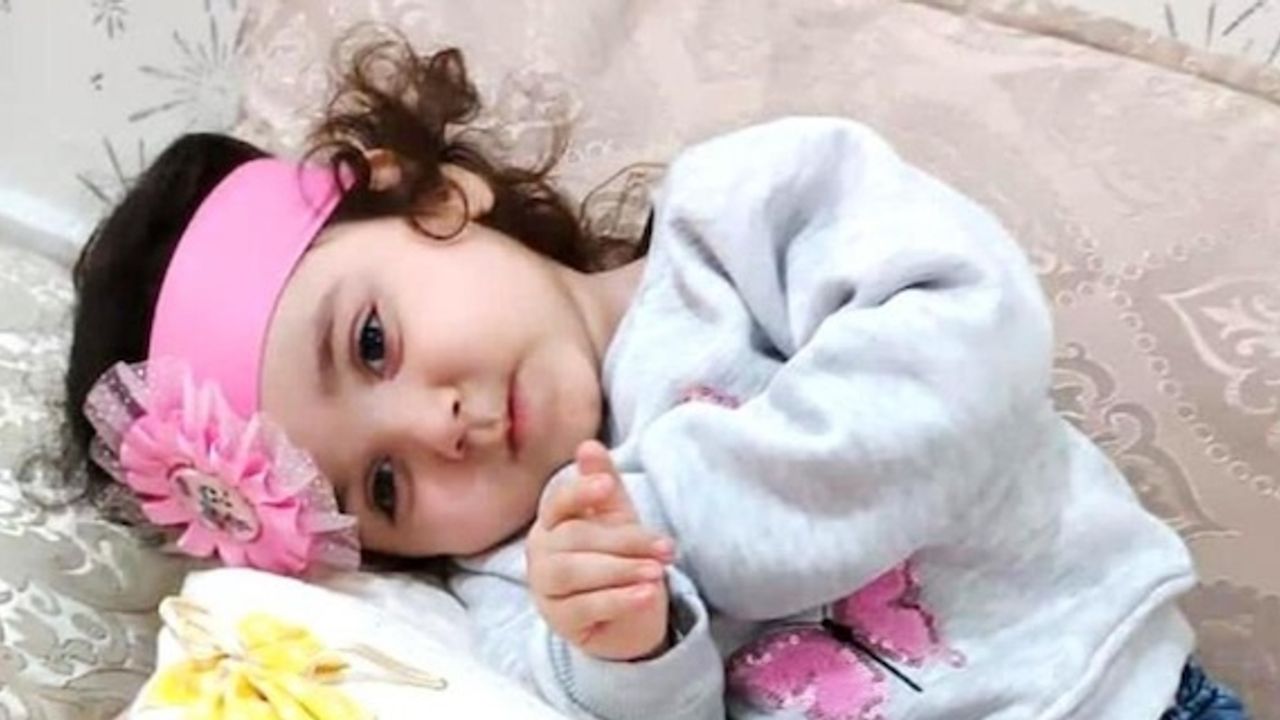 Dört  yaşındaki Menesa Efnan hayata tutunmak için desteklerinizi bekliyor