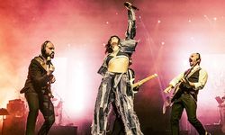 Zeynep Bastık sahneyi danslarıyla yaktı geçti