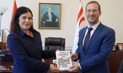 KKTC Büyükelçisi Keskin’e Dr. Galata ‘Kıbrıs’ kitabını takdim etti