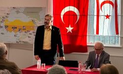 Prof Hatipoğlu Bölgesel Savaşlar Gölgesinde Türkiye’yi Bekleyen Tehditler'i Londra'da anlattı