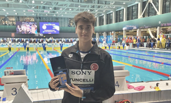 Türk Milli yüzücü 17 yaşındaki Kuzey Tunçelli dünya üçüncüsü oldu