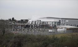 Londra Heathrow Havalimanı, elektrik kesintisi nedeniyle gece yarısına kadar kapatıldı