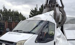 Enfield Belediyesi kaçak çöp döken araçlara el koydu ve araçları ezdi