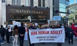 Yüzlerce Birmingham'lı yurtsever Türk, Hak Hukuk Adalet çağrısı yaptı