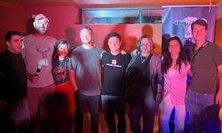 Laugholution Komedi Kulübü’nden Türkçe Açık Mikrofon Gecesi