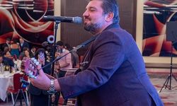 LONDRA’DA MUHTEŞEM GALADA MUSTAFA AKAY RÜZGARI