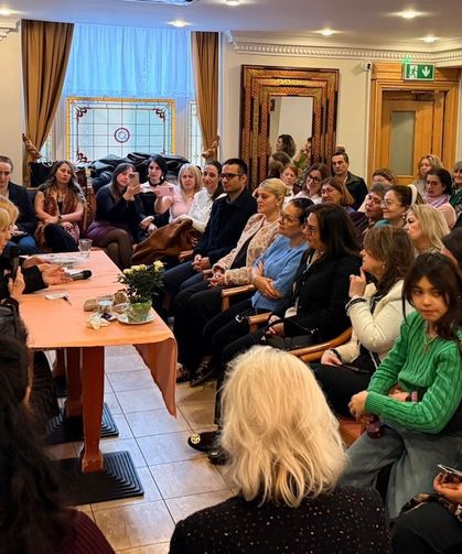 Britanya Türk Kadınları ünlü yazar Ayşe Kulin’i ağırladı