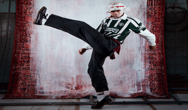 İngiltere'li Türk Onur, piyasaya çıkacak şarkısı DELİ 1’la yine ters köşe yaptı.