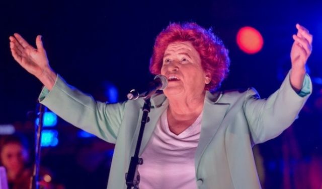 Selda Bağcan, İzmir Selçuk'ta yer alan Efes Antik Tiyatro’da sahne aldı