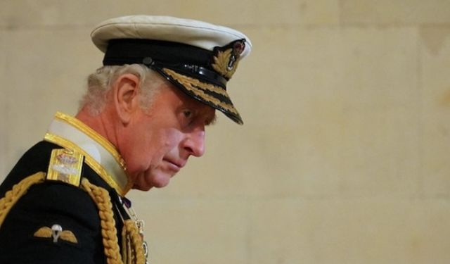 Köleliğin halen acı veren etkilerinin sürdüğünü İngiltere Kralı 3. Charles belirtti