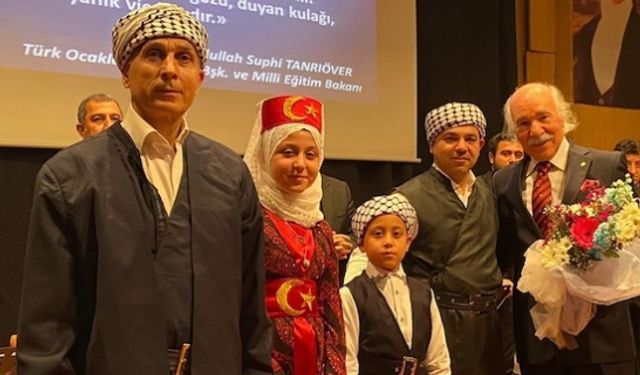 Mehmet Özbek, Kerkük Türkülerinin Duayeni 