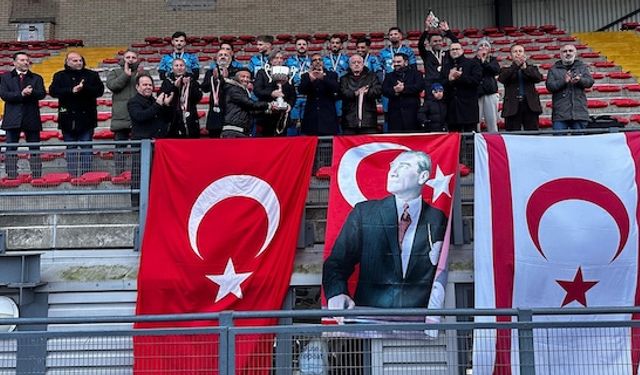 Belçika ile İngiltere Türk Toplumu Federasyonları Londra’da dostluk maçı yaptı 