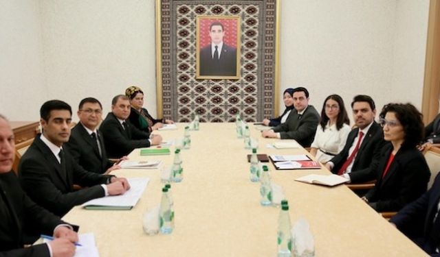 Kardeşlik köklerden güç alır, Türkiye Bursları ile dünyaya yayılır