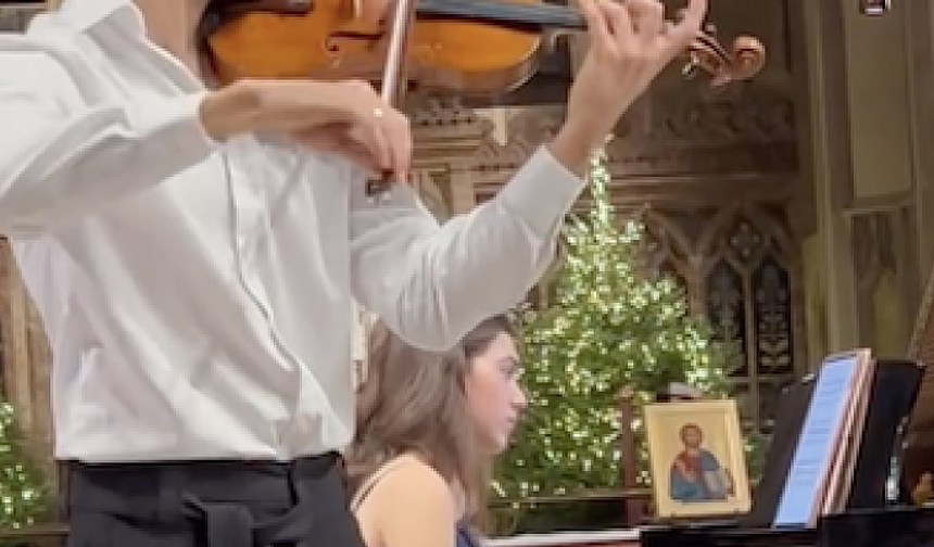 Londra Türkan Saylan konserinde İlyun Bürkev ve Emre Engin büyüledi