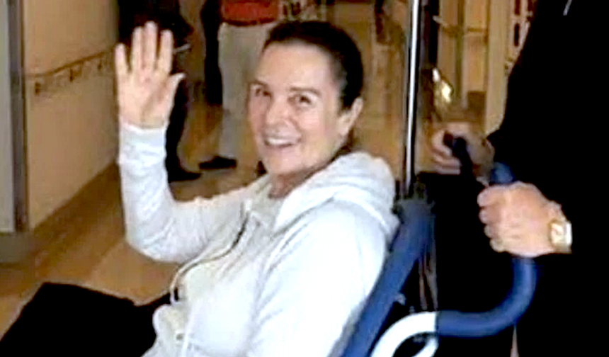 Hülya Koçyiğit Londra'da AVM'de alışveriş yaparken kaza geçirdi, ölümden döndü