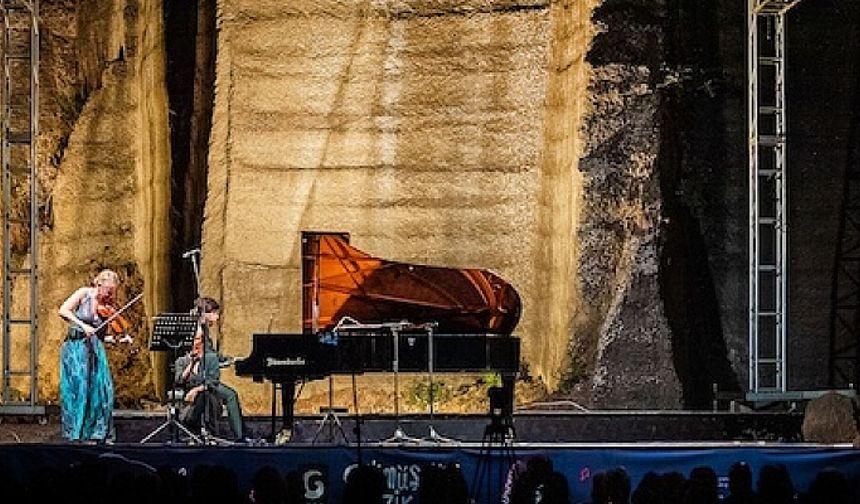 Genç Kemancılar Gümüşlük'te buluştu