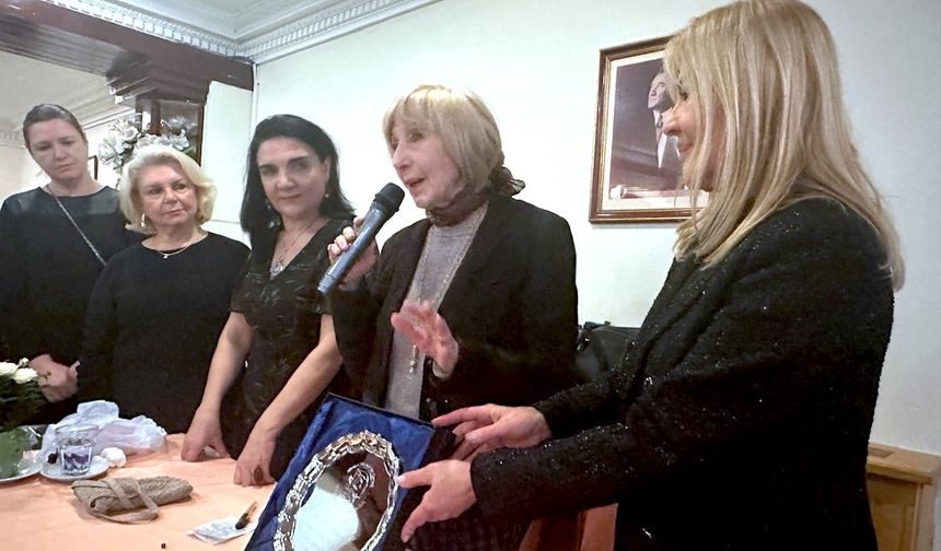 Ayşe Kulin’den Londra’da Edebiyat ve Atatürk Söyleşisi