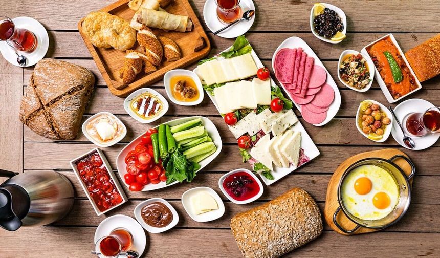 Stone Cave’de Zengin Türk Kahvaltısı Keyfi